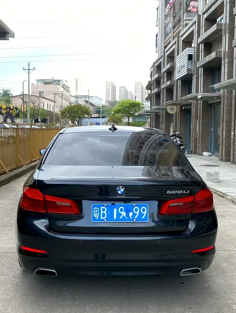 宝马5系 内饰后排