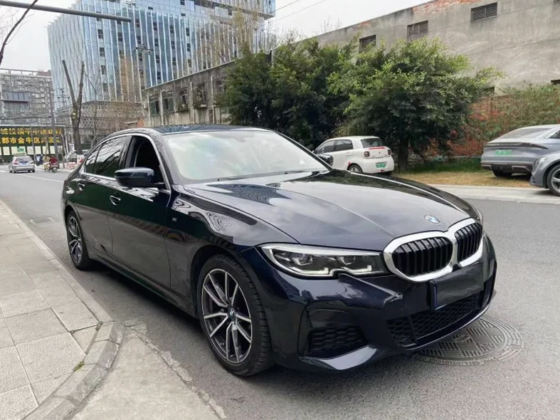 宝马3系 正面外观二