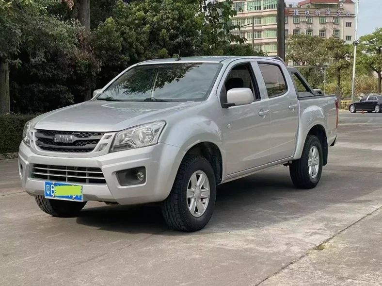 五十铃瑞迈 正面外观三