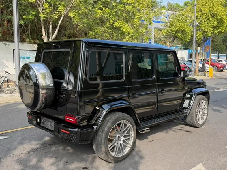 奔驰G 内饰前排