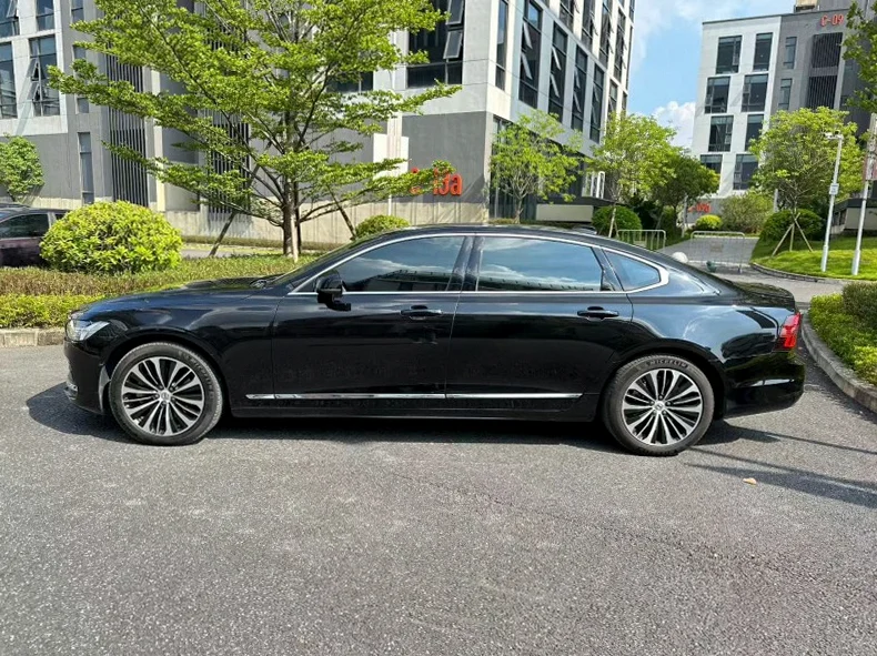 沃尔沃S90 驾驶室