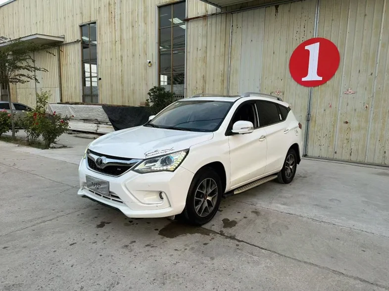 比亚迪宋 正面外观二