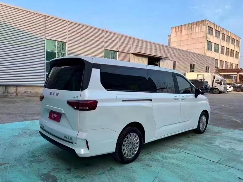 北汽制造王牌M7 内饰前排