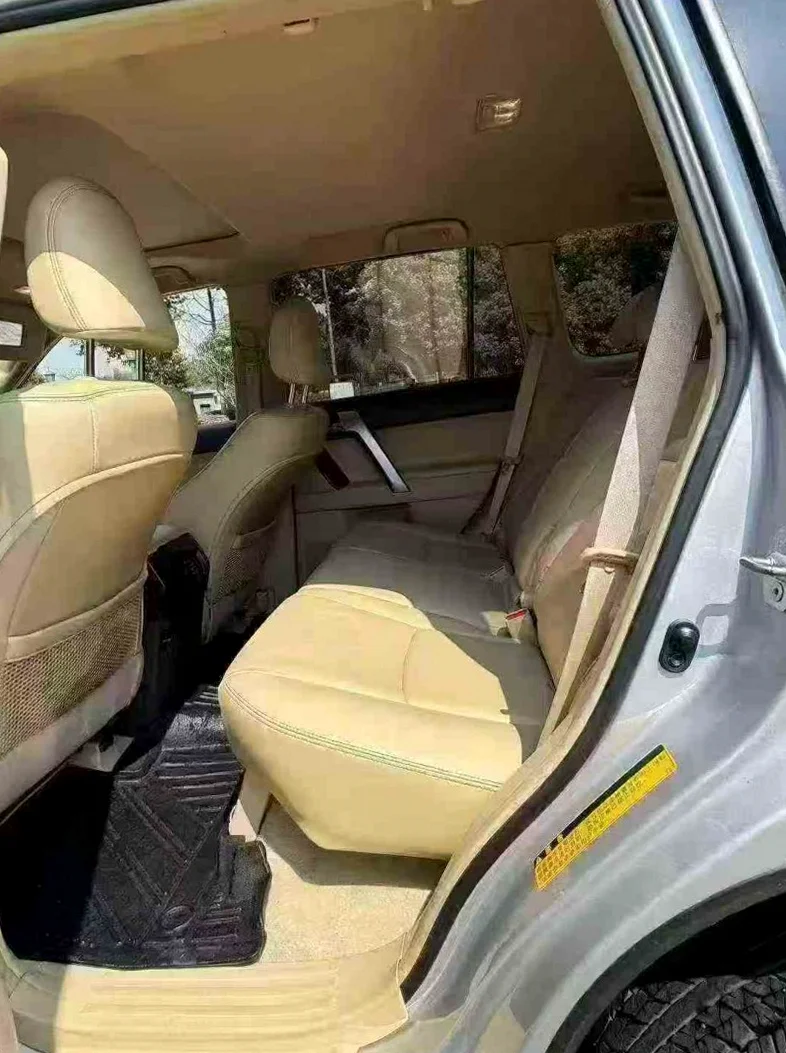 丰田普拉多 后面外观二