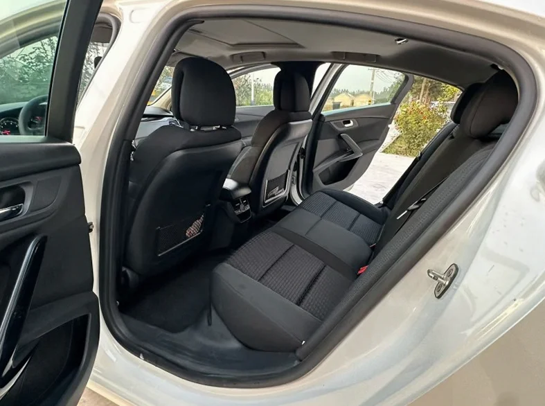 东风标致 后面外观三