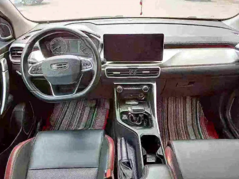 吉利缤越 后面外观二