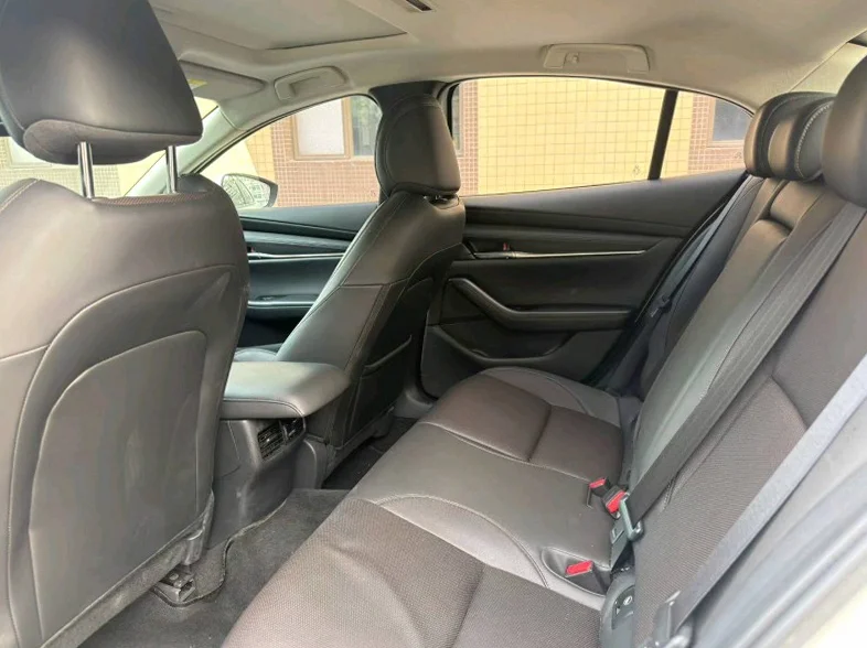 马自达昂克赛拉 后面外观二