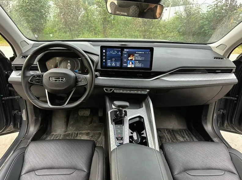 吉利星瑞 内饰前排