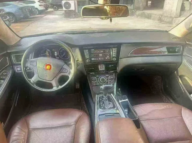 红旗H7 后面外观一