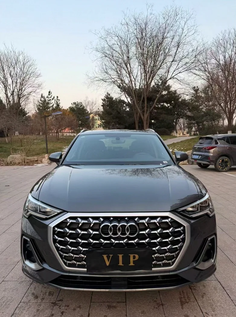 25年奥迪Q3 2.0T时尚动感版