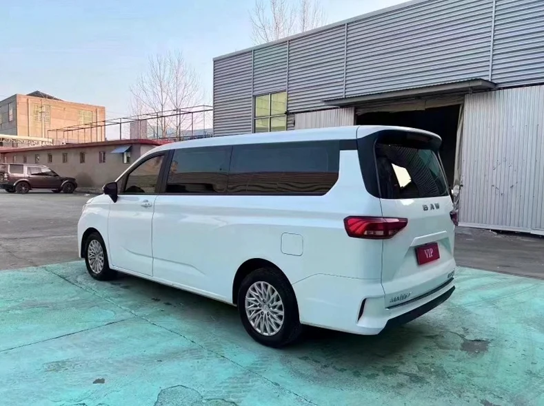 北汽制造王牌M7 内饰后排