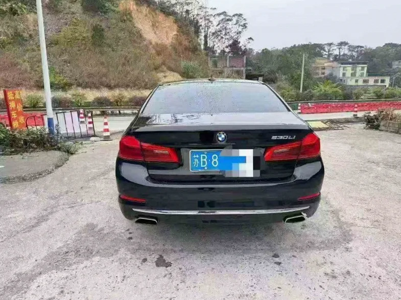 宝马5系 内饰后排