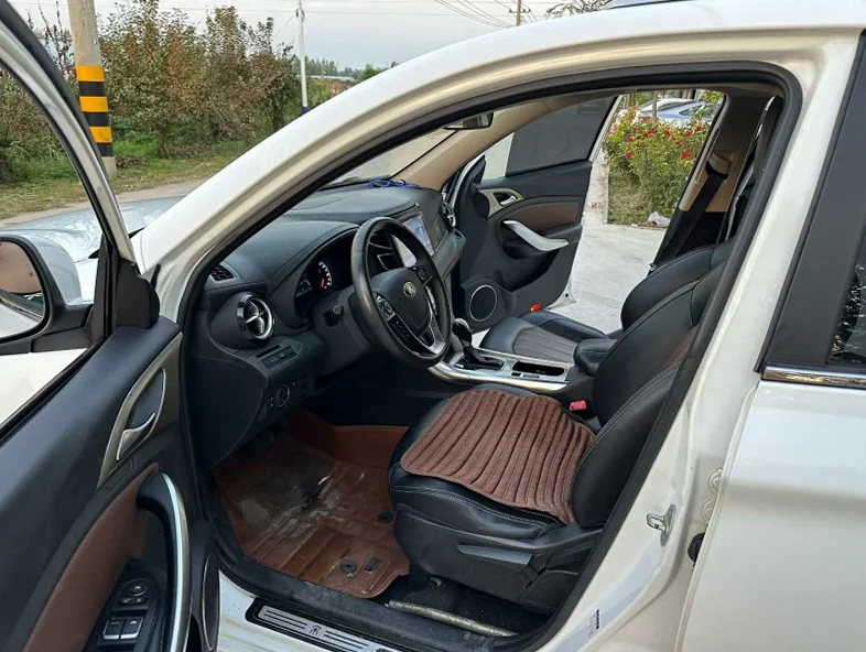 比亚迪宋 后面外观二