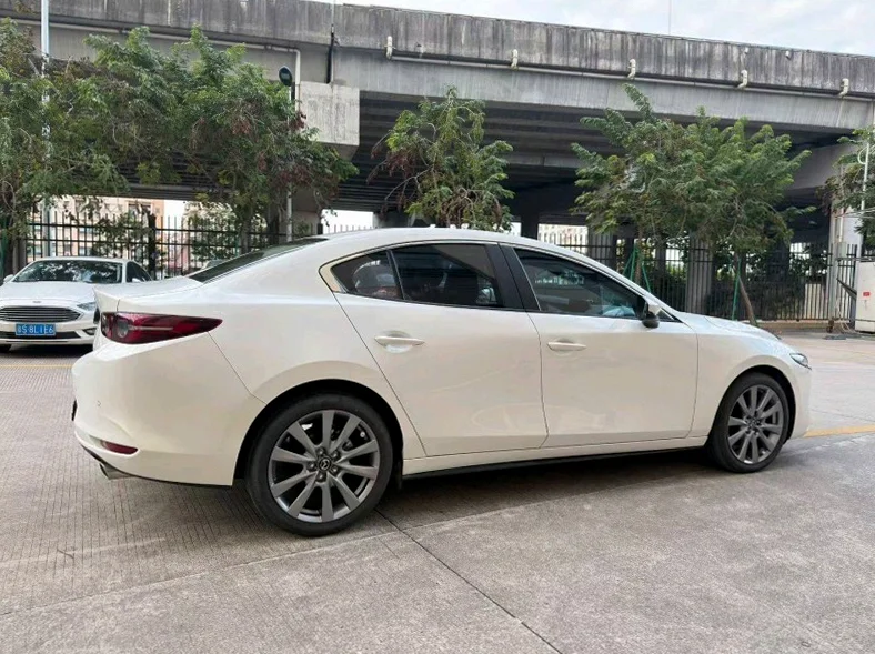 马自达昂克赛拉 内饰后排