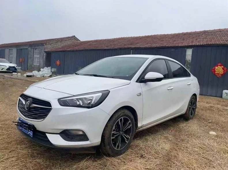 别克凯越 正面外观二