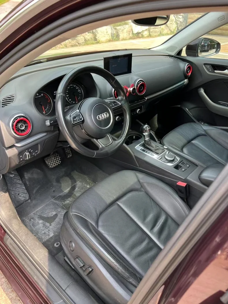 奥迪A3 后面外观一