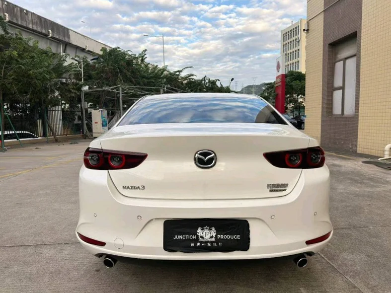 马自达昂克赛拉 驾驶室