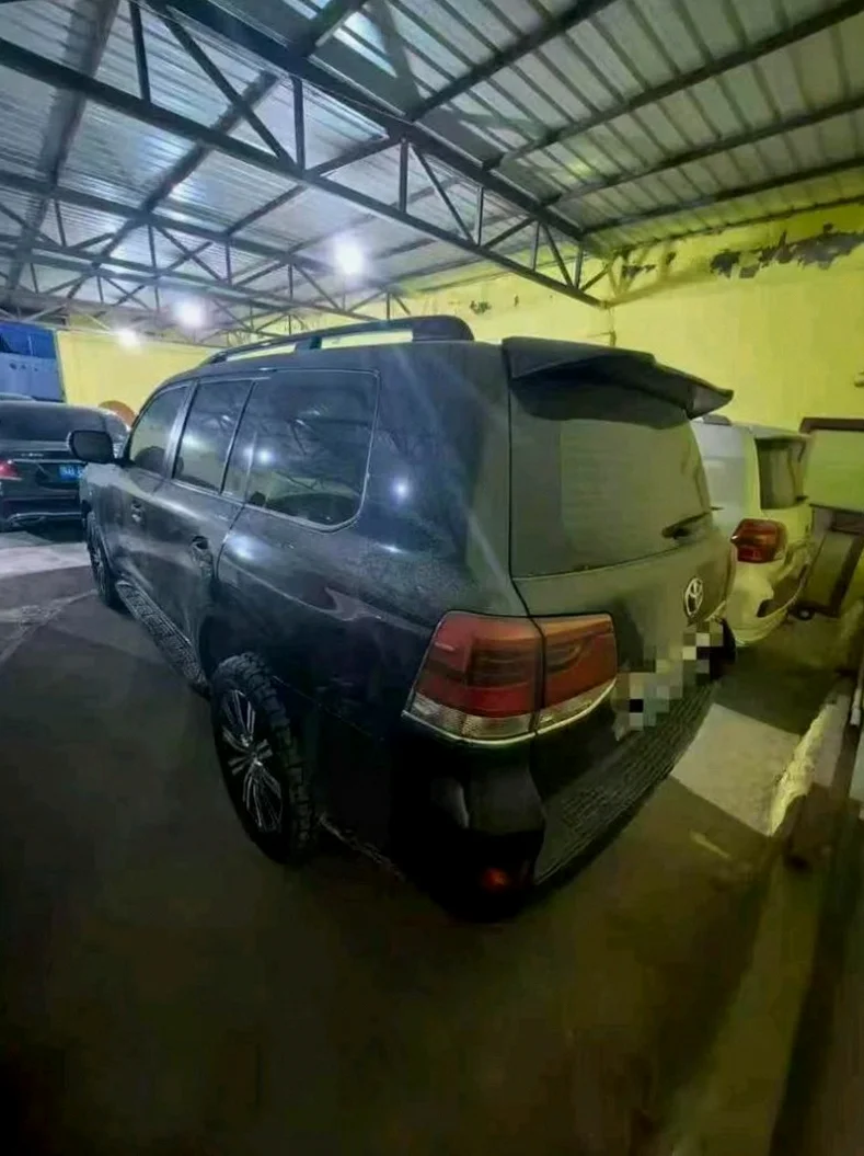 丰田兰德酷路泽 内饰后排