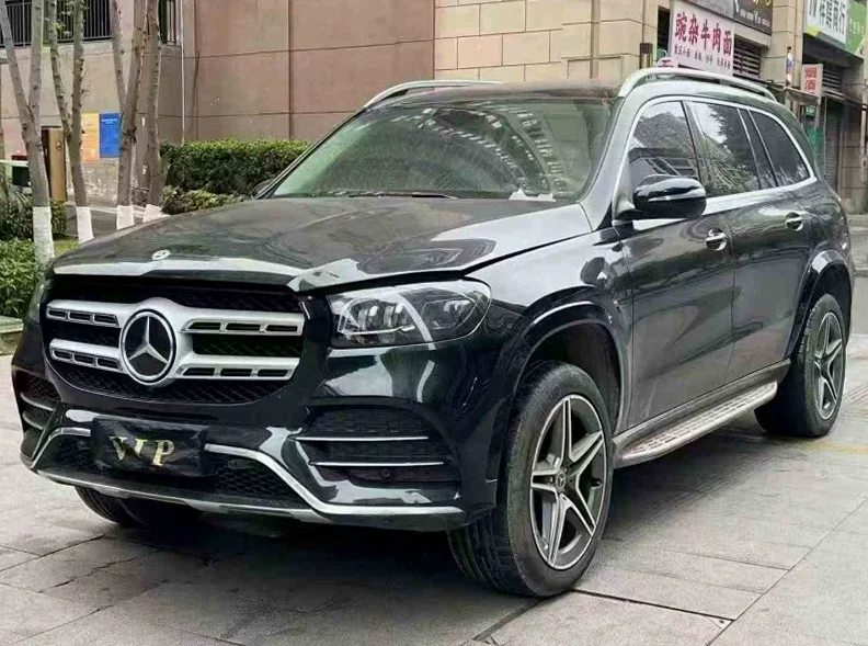 奔驰GLS 正面外观二