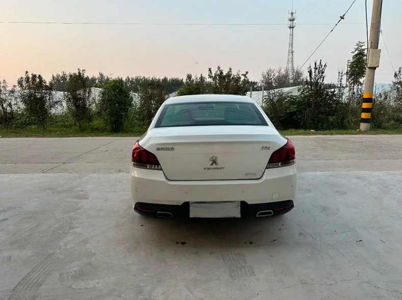 东风标致 内饰后排