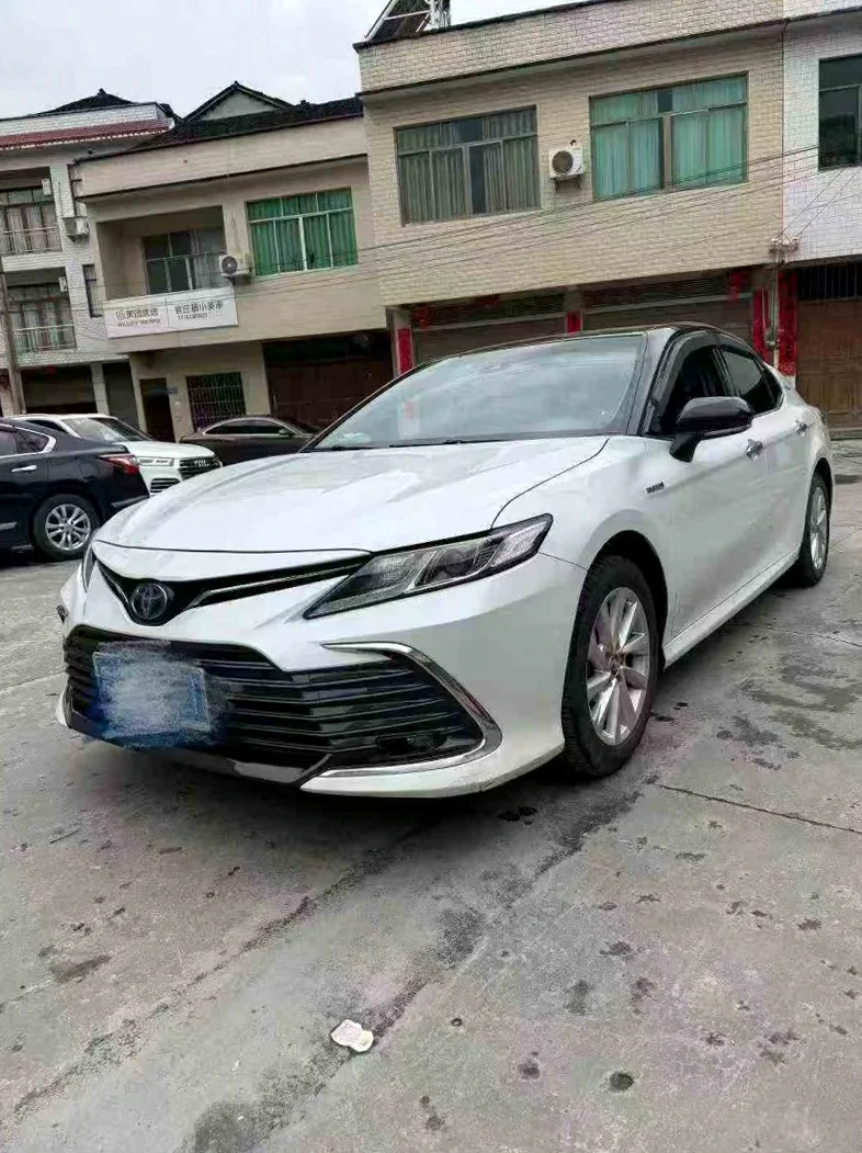 丰田凯美瑞 正面外观二