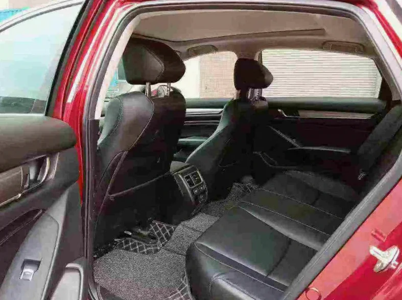 本田雅阁 后面外观二