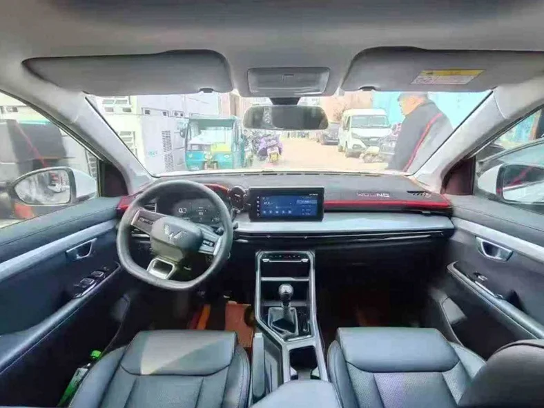 五菱汽车星辰 后面外观一