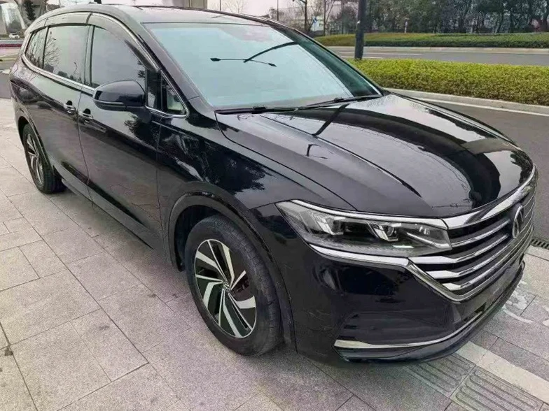 大众威然 正面外观二