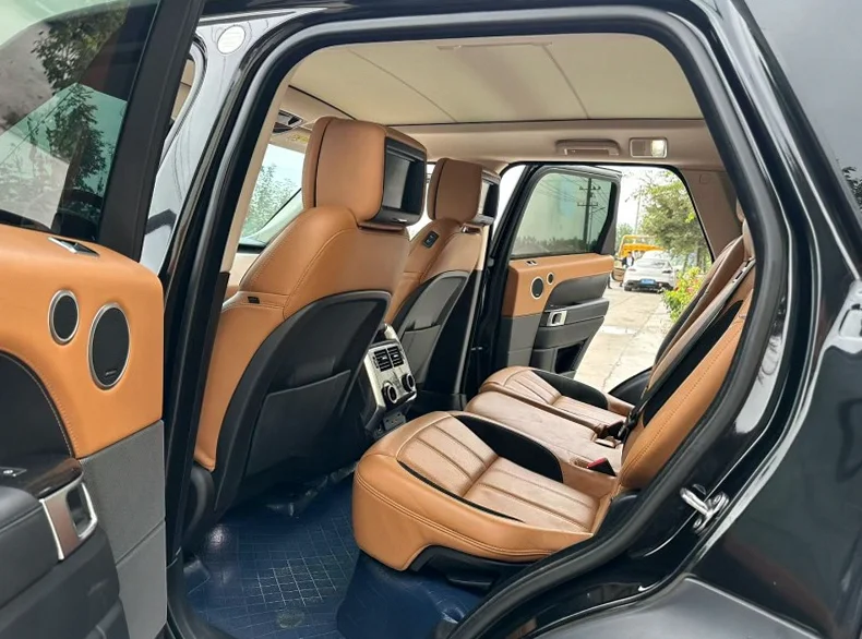 路虎揽胜运动 内饰后排