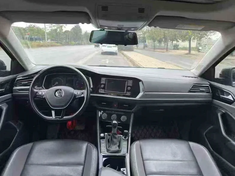 大众速腾 后面外观一