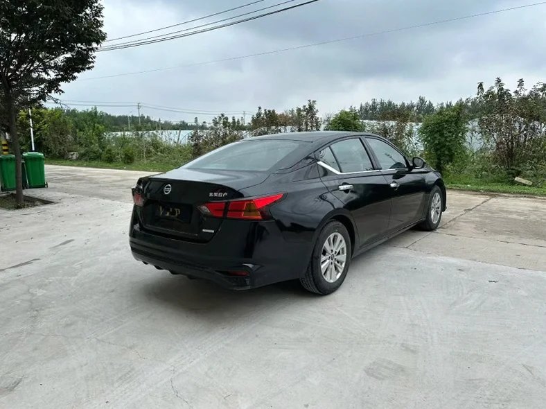 日产天籁 正面外观三