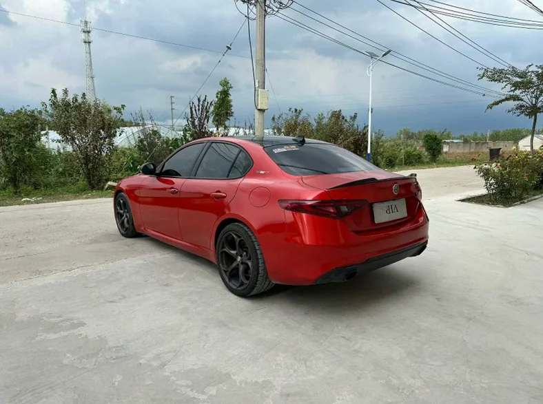 阿尔法·罗密欧Giulia 正面外观二