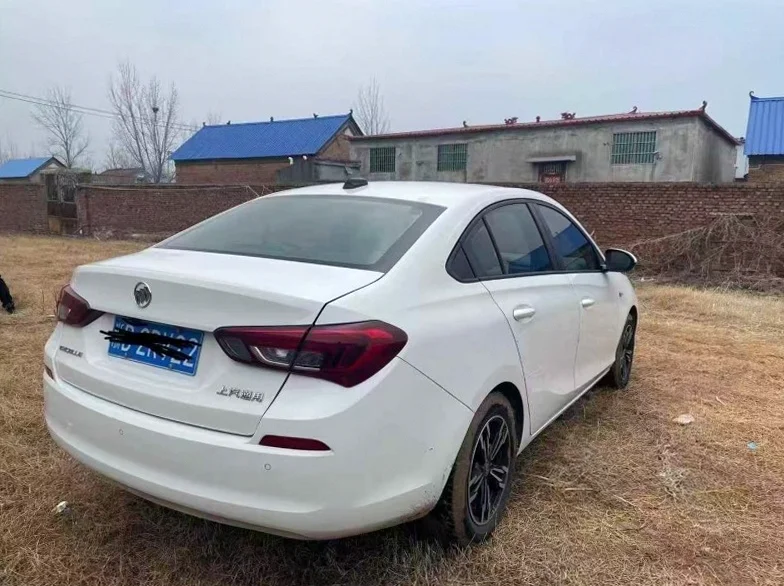 别克凯越 内饰后排