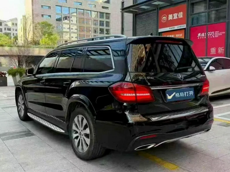 奔驰GLS 内饰后排