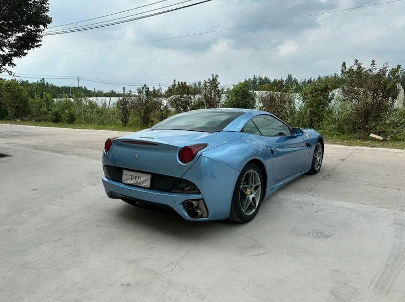 法拉利California 正面外观三