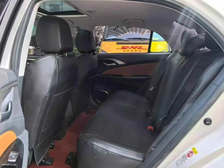 比亚迪秦 后面外观一