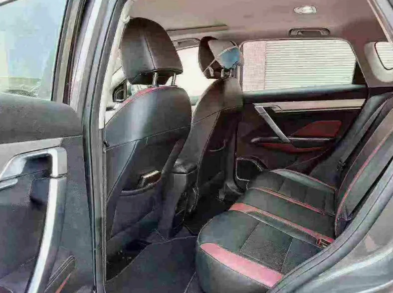 吉利缤越 后面外观三