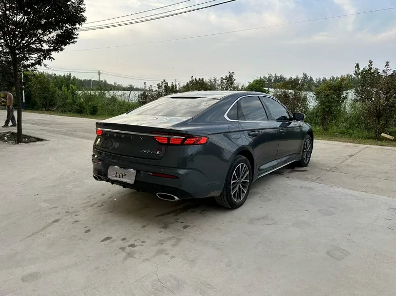 吉利星瑞 后面外观一