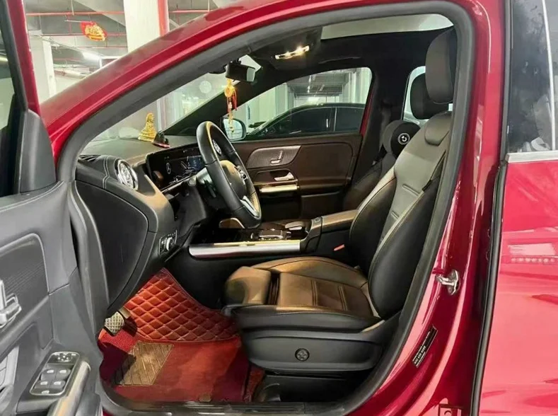 奔驰GLA 内饰前排