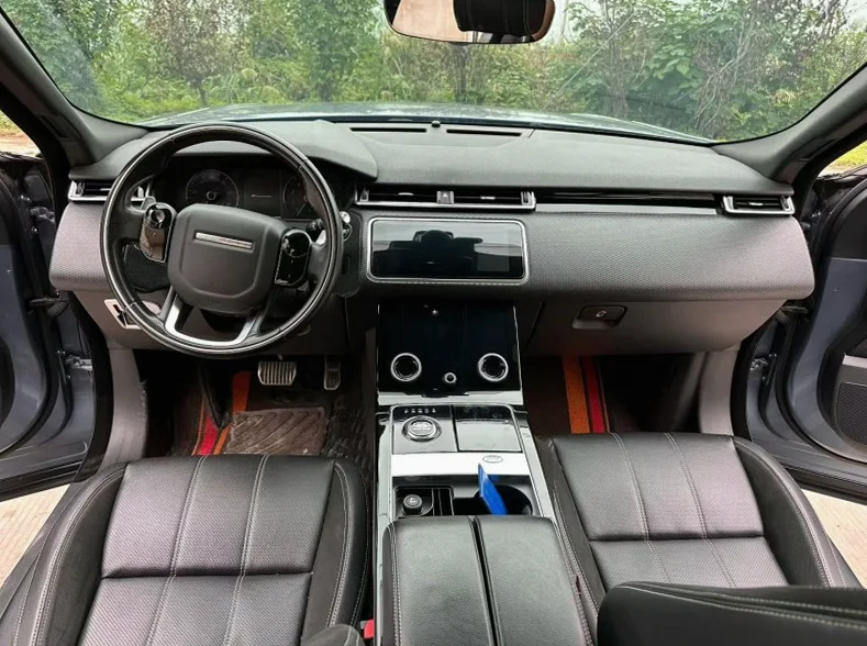 路虎揽胜星脉 内饰前排