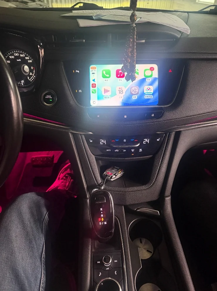 凯迪拉克XT5 驾驶室