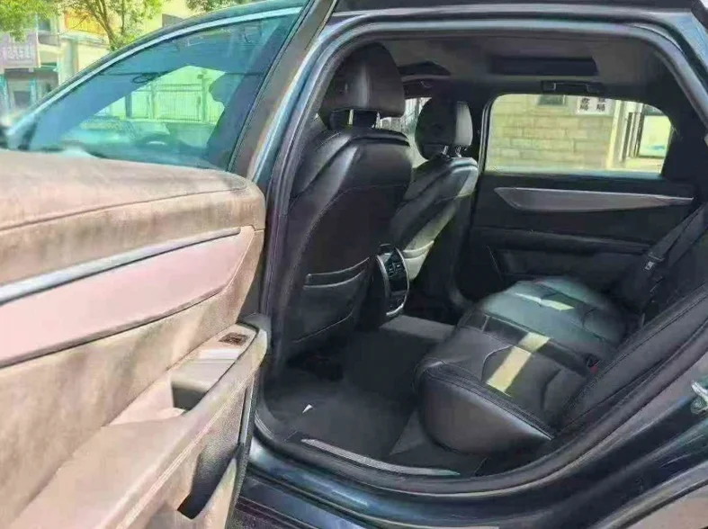 凯迪拉克CT6 后面外观一