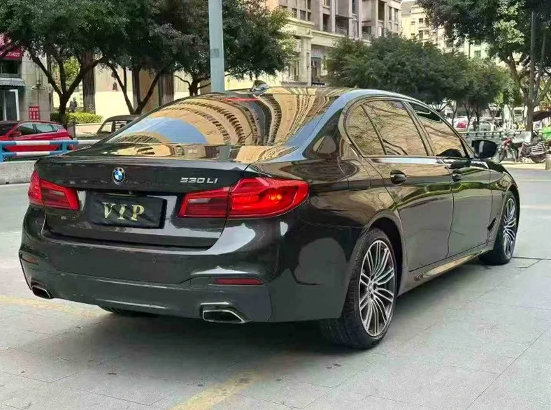 宝马5系 内饰后排