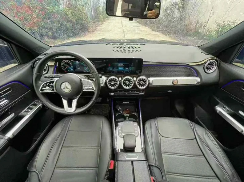 奔驰GLB 内饰后排