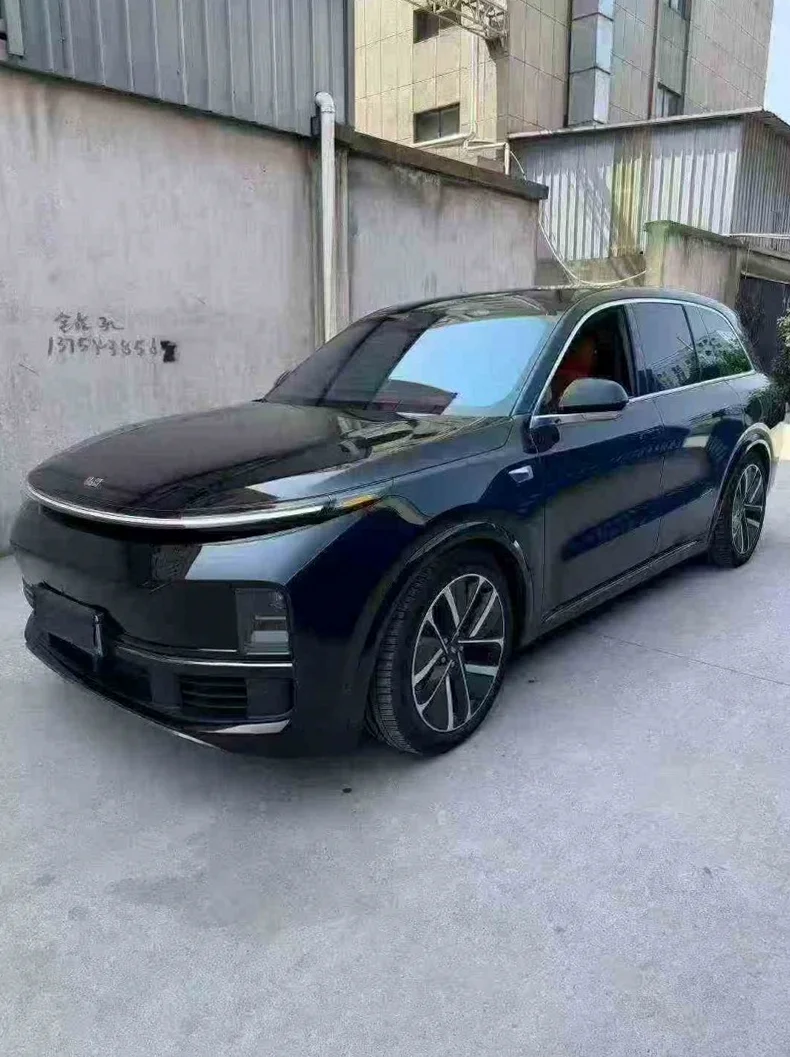 理想L8 正面外观二