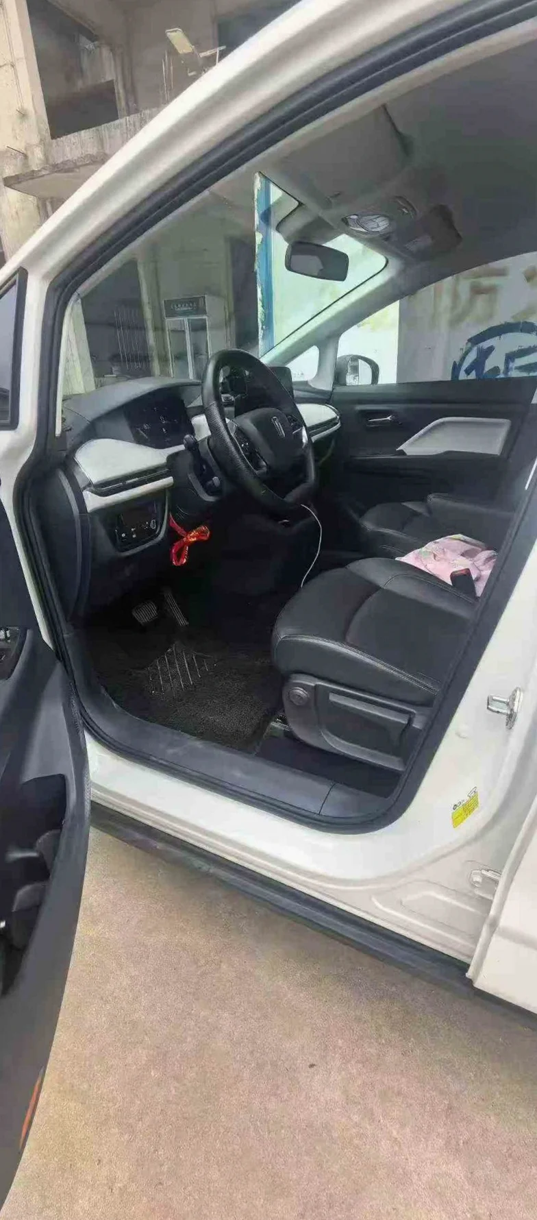 奔腾E05 正面外观三