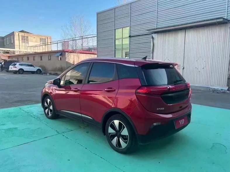 北汽新能源EX 内饰前排