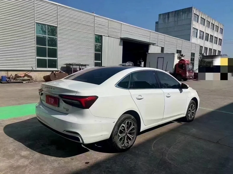 荣威i6 内饰后排