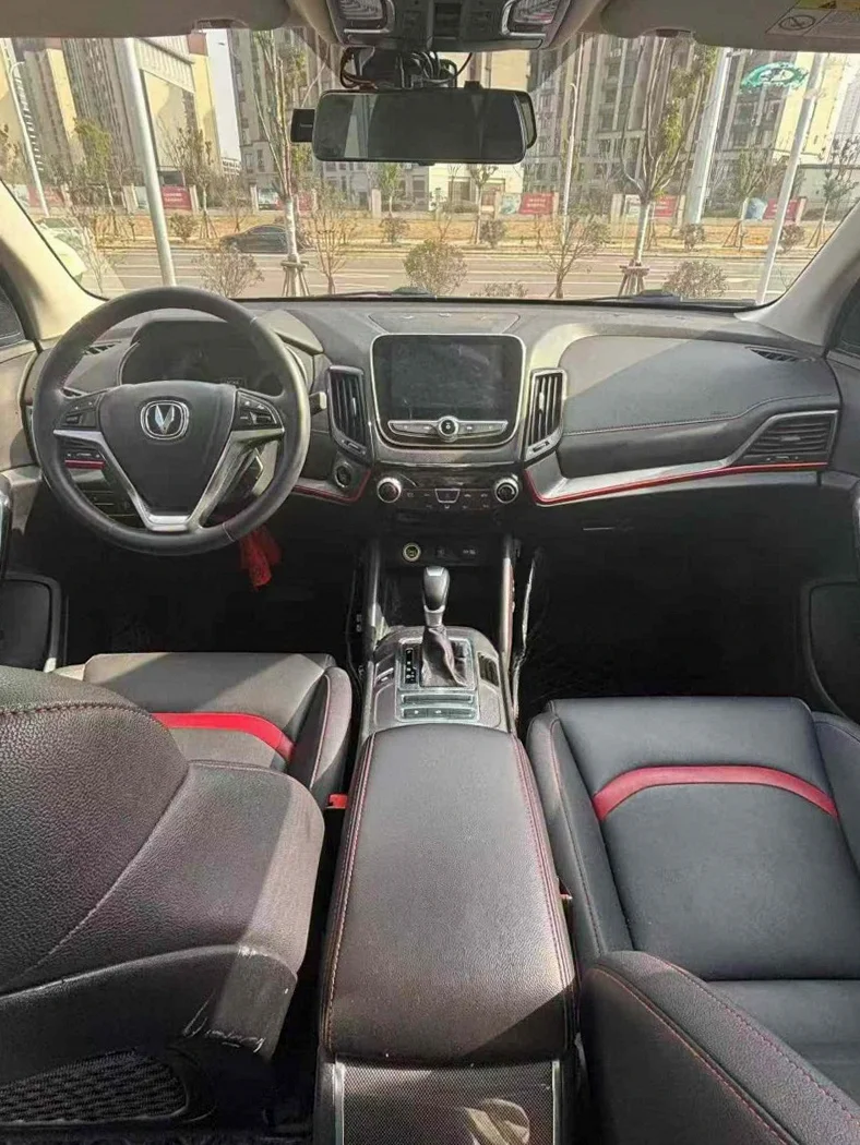 长安汽车CS55 驾驶室