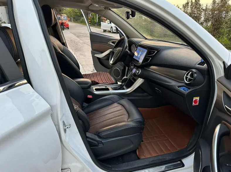 比亚迪宋 后面外观三